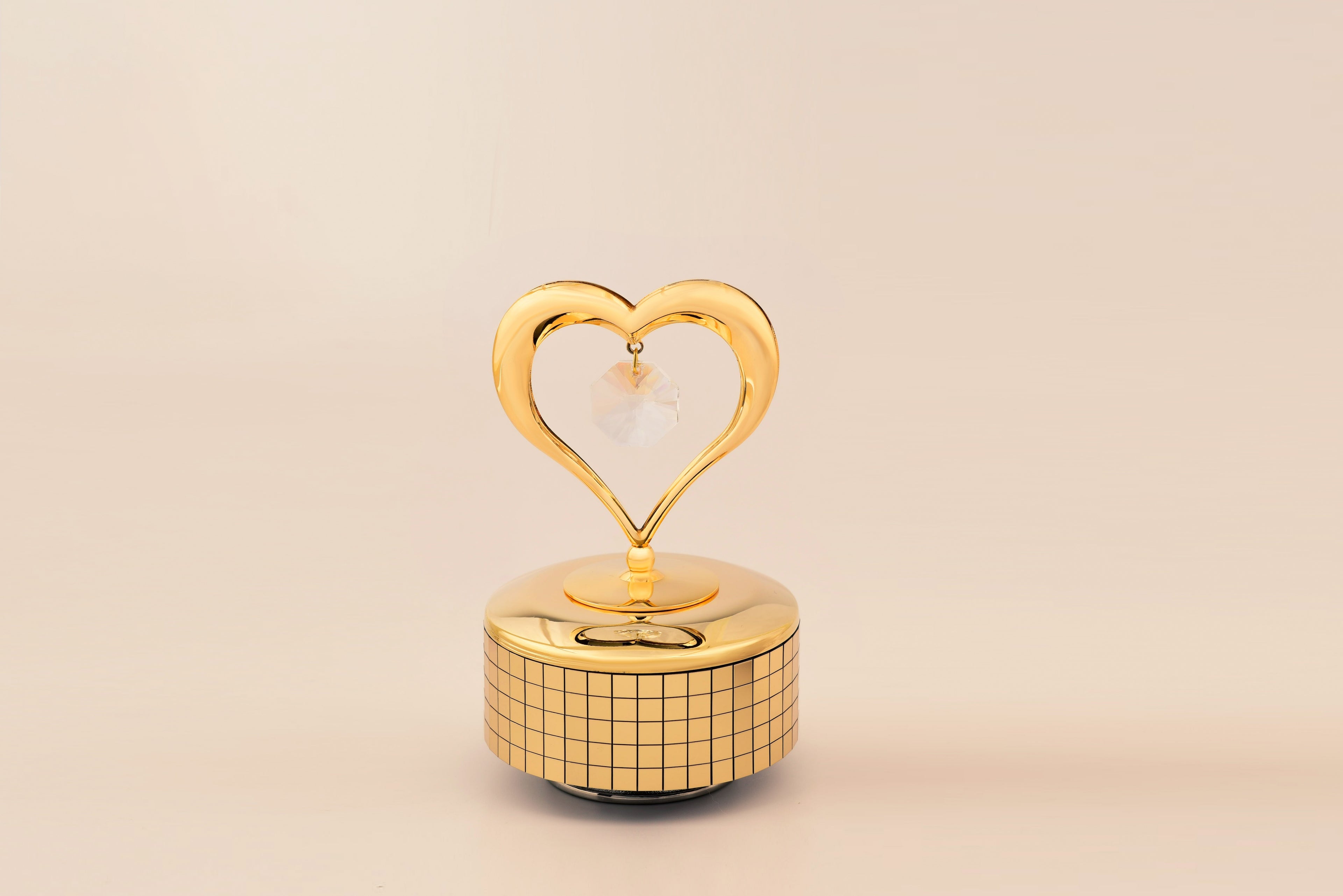 HEART WITH MUSIC STAND